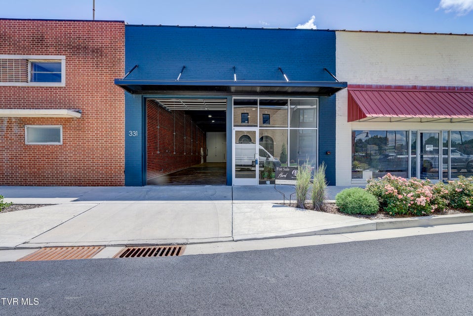 Photo #12: 331 Walnut Street