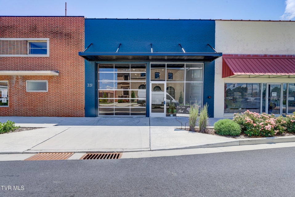 Photo #8: 331 Walnut Street