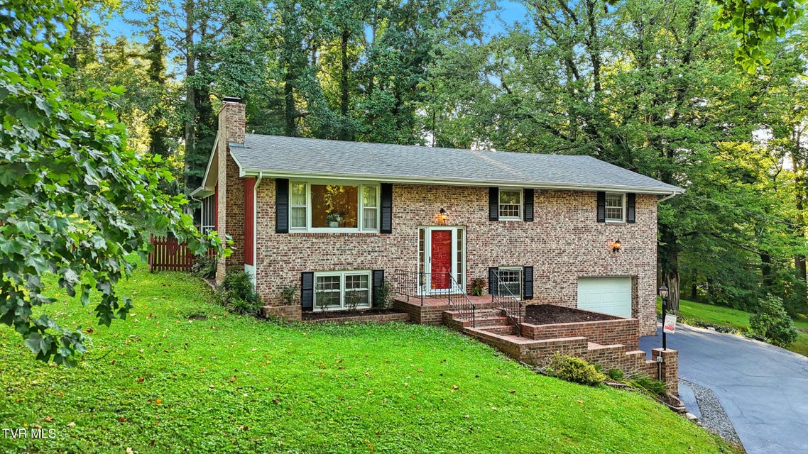 Photo #4: 308 Cardinal Lane