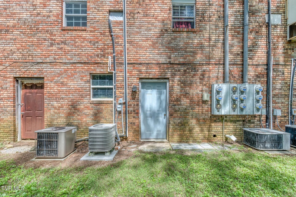 Photo #36: 116 Highland Avenue