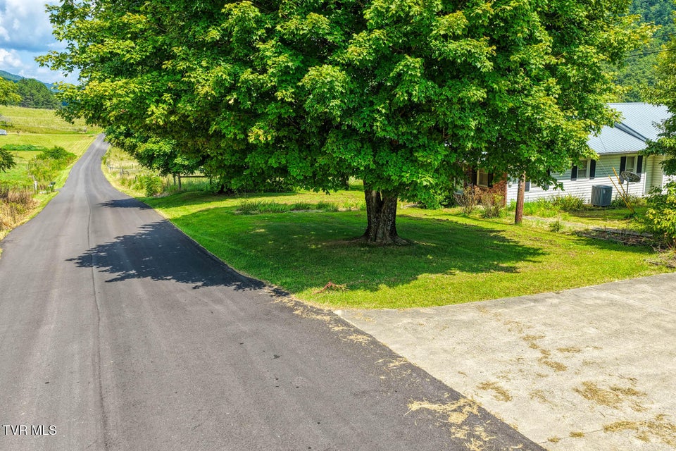 Photo #73: 1144 Poor Valley Road