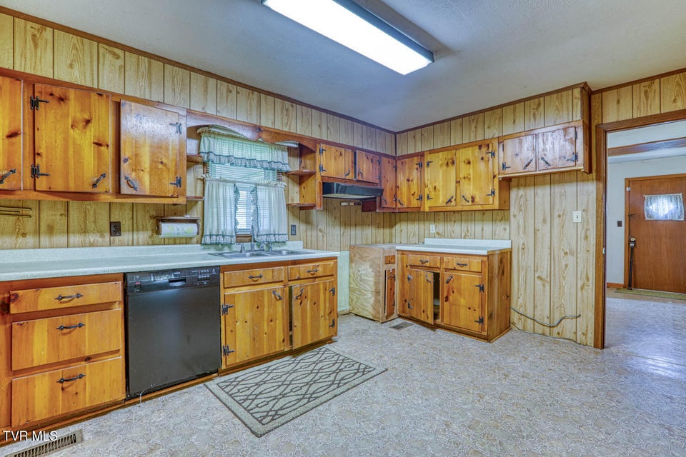 Photo #81: 1144 Poor Valley Road