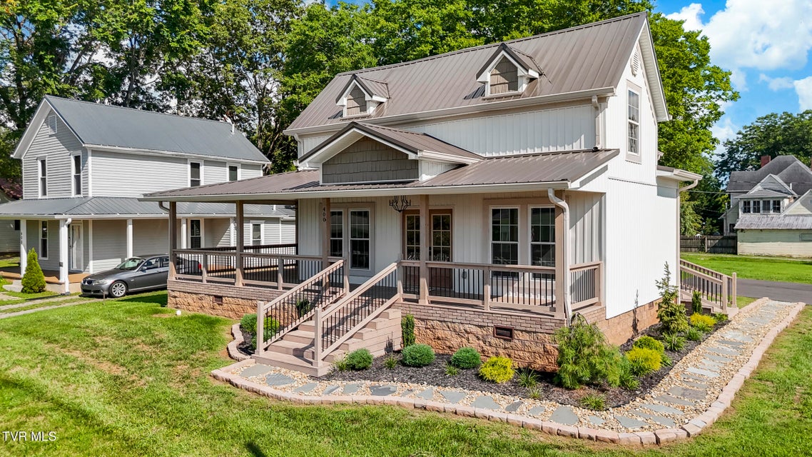 Photo #3: 400 4th North Street