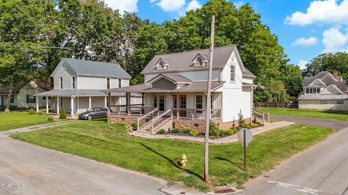 Photo #4: 400 4th North Street