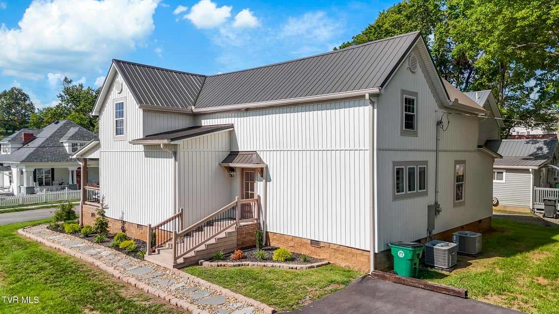 Photo #6: 400 4th North Street