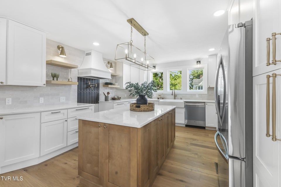 Photo #15: 400 4th North Street