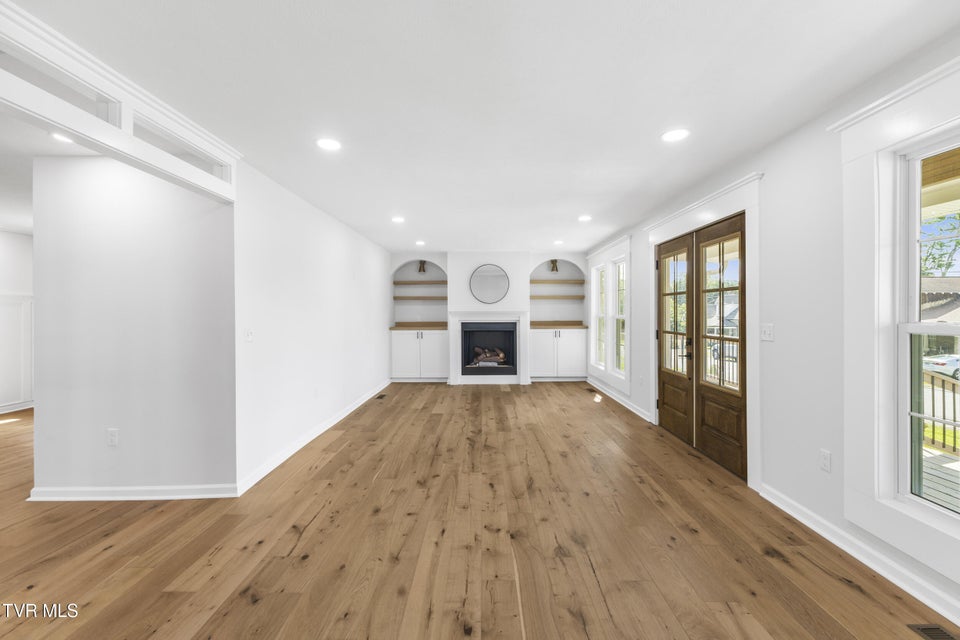 Photo #24: 400 4th North Street