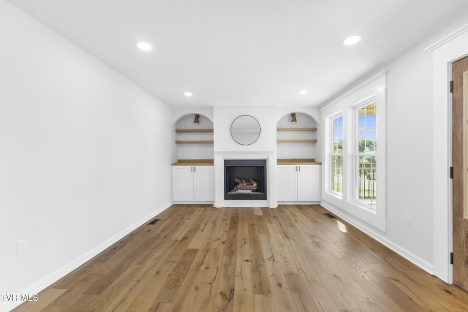 Photo #25: 400 4th North Street