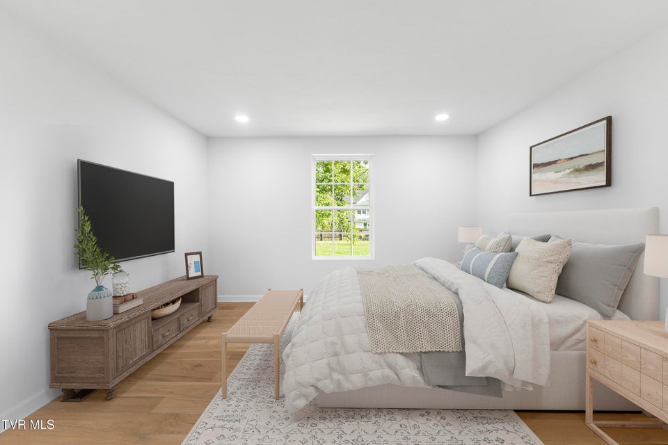 Photo #32: 400 4th North Street