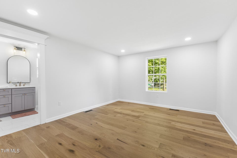 Photo #33: 400 4th North Street