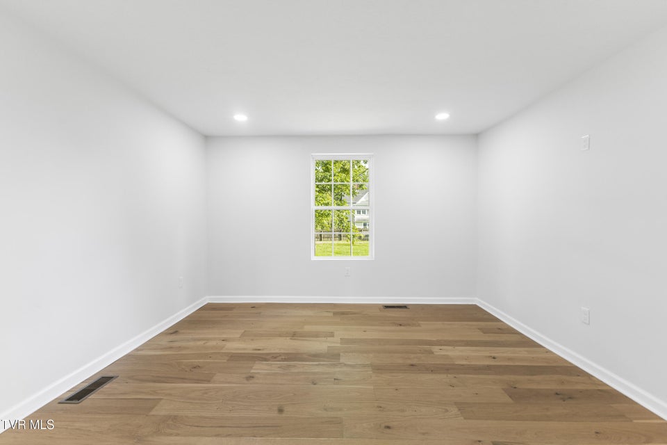 Photo #34: 400 4th North Street