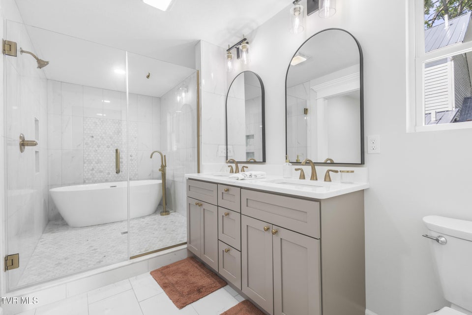 Photo #37: 400 4th North Street