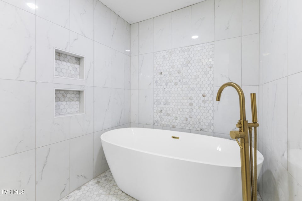 Photo #38: 400 4th North Street