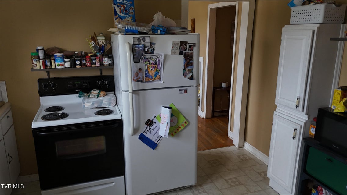 Photo #11: 1024 S Wilcox Drive