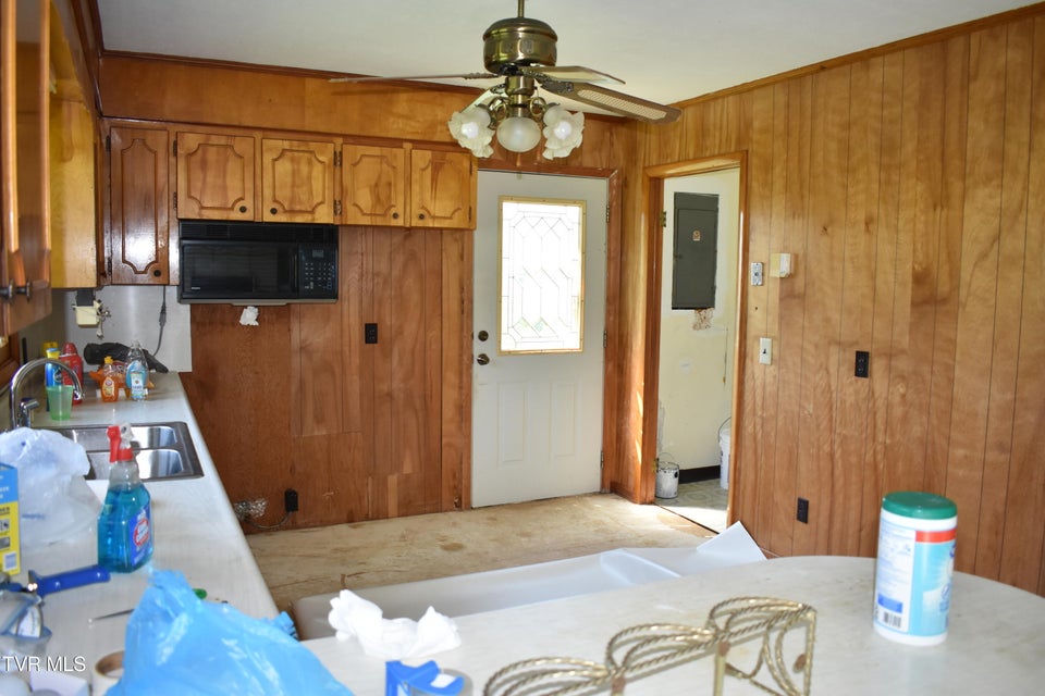 Photo #7: 343 Beaver Lane