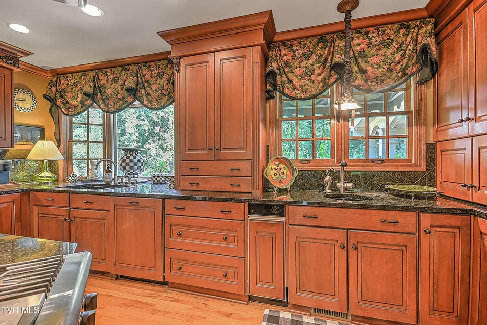 Photo #34: 733 Windmill Circle