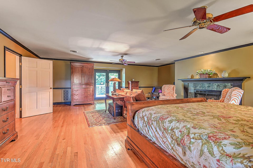 Photo #60: 733 Windmill Circle