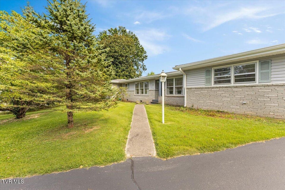 Photo #9: 1315 Lynnwood Drive