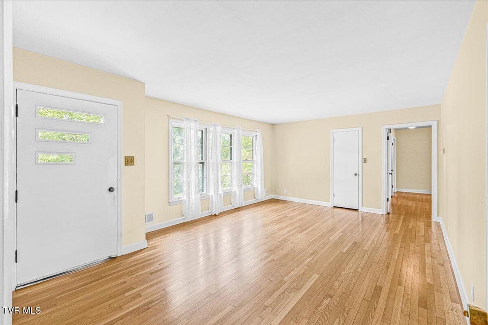 Photo #12: 1315 Lynnwood Drive