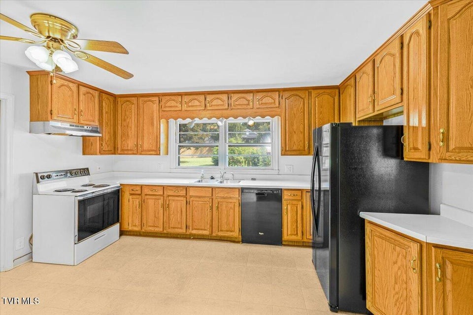 Photo #13: 1315 Lynnwood Drive