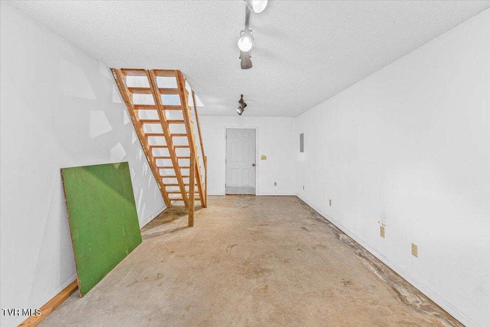 Photo #37: 1315 Lynnwood Drive