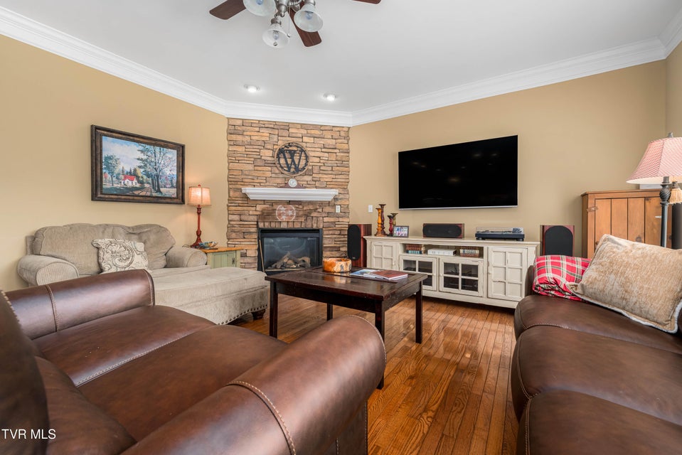 Photo #15: 305 Fieldcrest Road