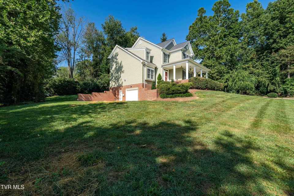Photo #58: 305 Fieldcrest Road