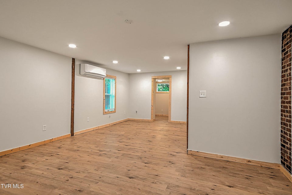 Photo #21: 781 Oak Glen Circle