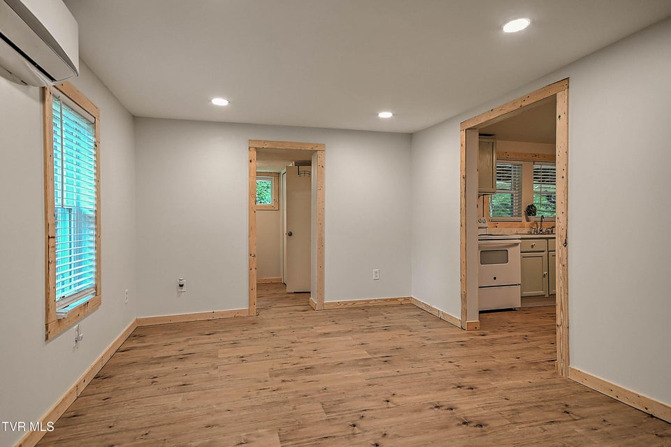 Photo #24: 781 Oak Glen Circle
