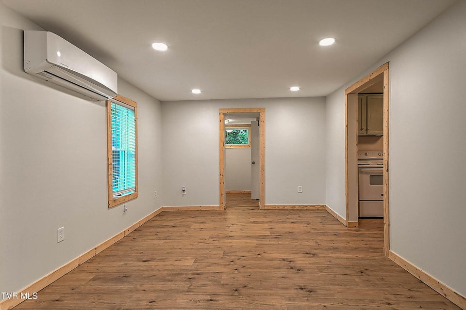 Photo #28: 781 Oak Glen Circle