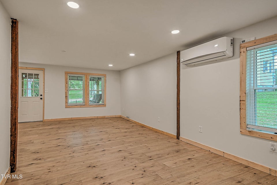 Photo #32: 781 Oak Glen Circle