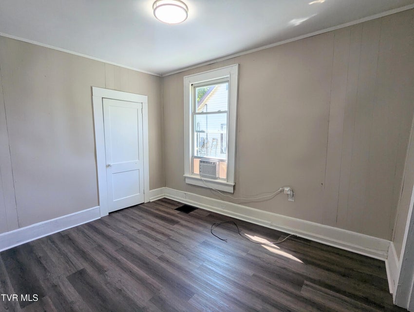 Photo #11: 900 Grover Street