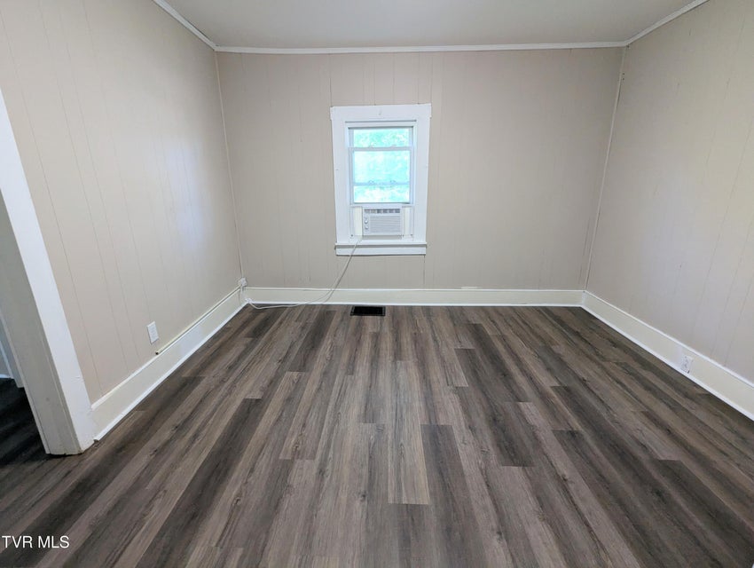 Photo #17: 900 Grover Street