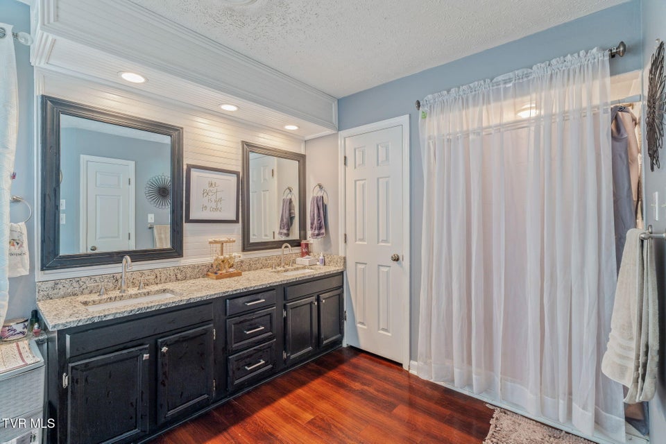 Photo #12: 4007 Heather Court