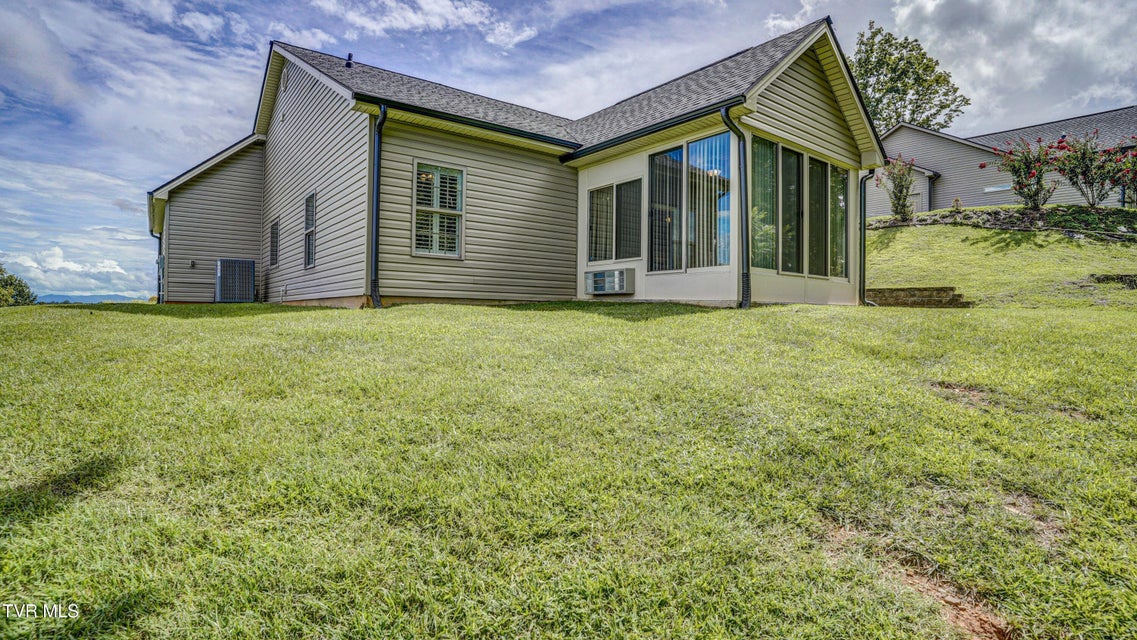 Photo #6: 465 Grovemont Place