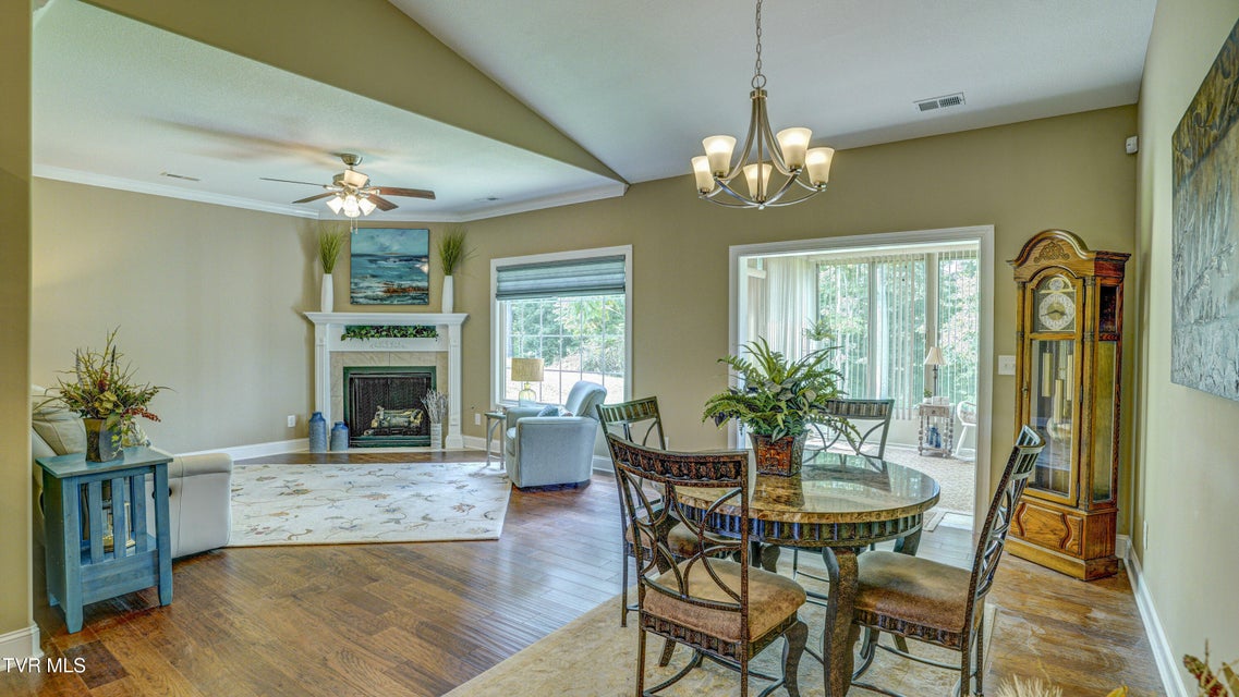 Photo #14: 465 Grovemont Place