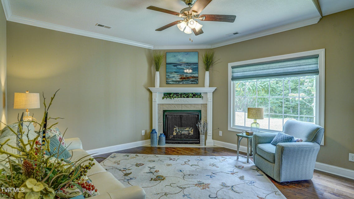 Photo #17: 465 Grovemont Place