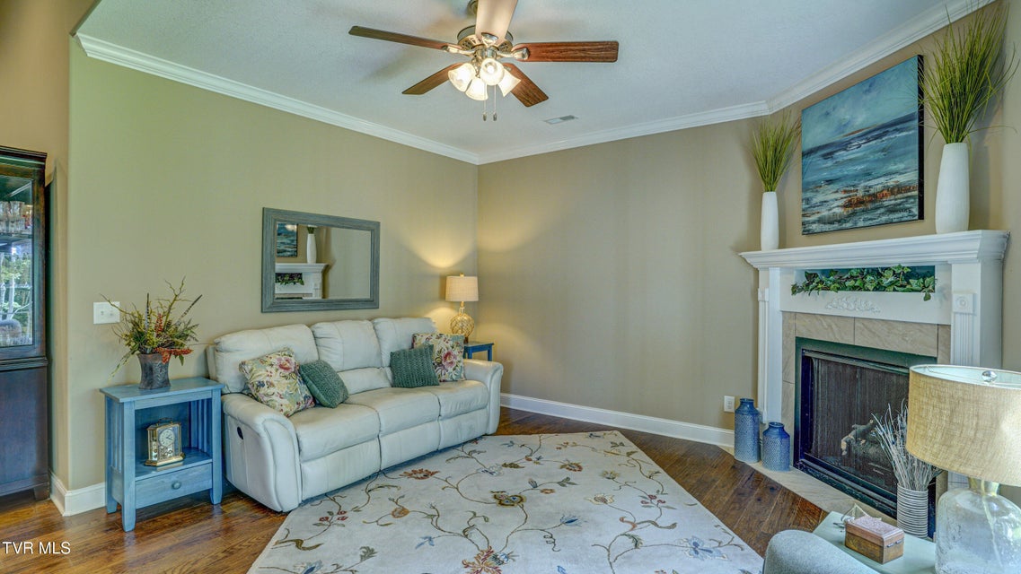 Photo #18: 465 Grovemont Place