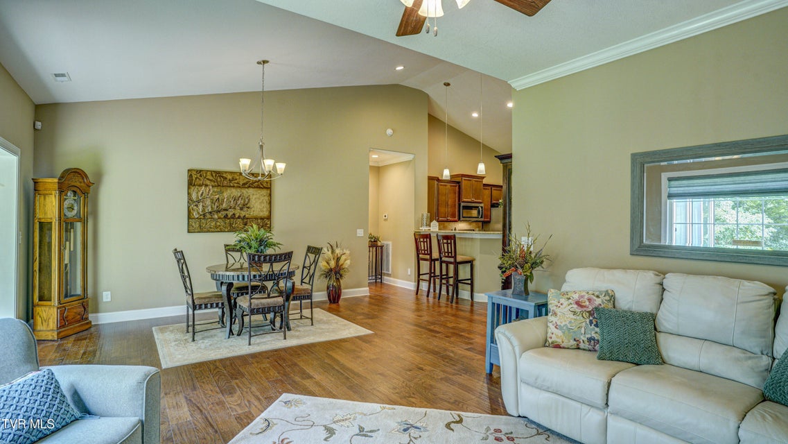 Photo #19: 465 Grovemont Place