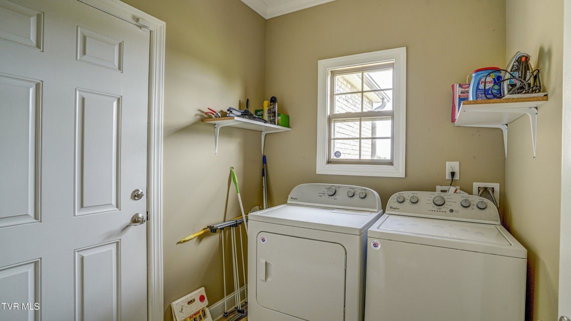 Photo #41: 465 Grovemont Place