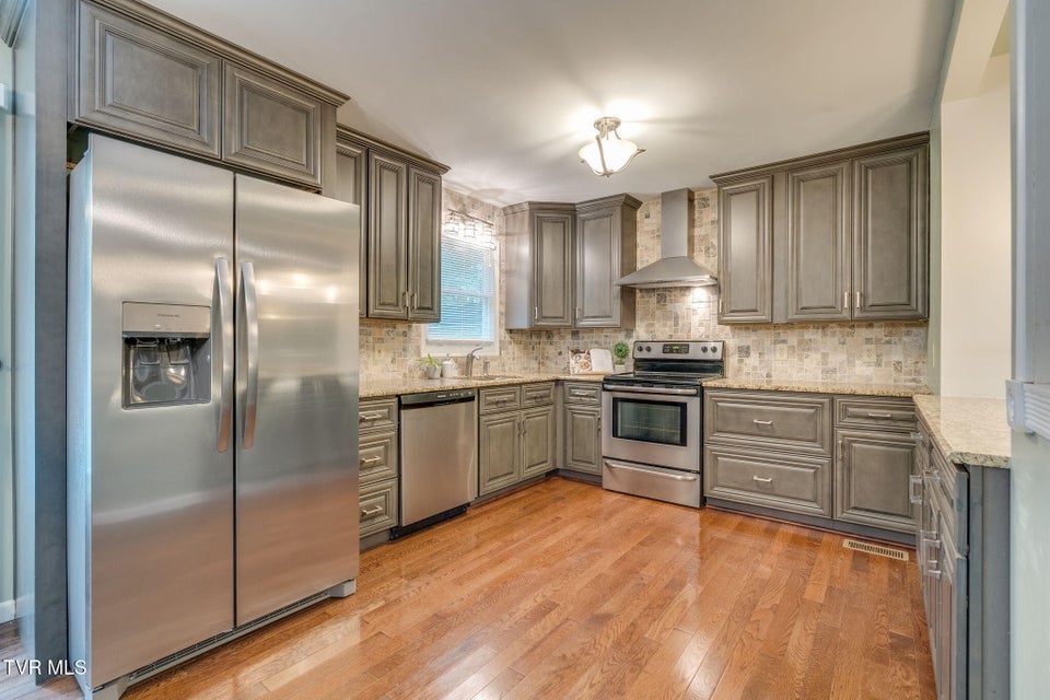 Photo #10: 168 Regency Drive