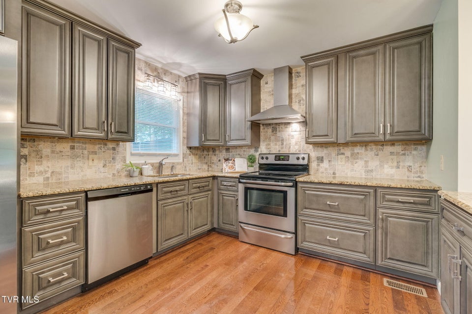 Photo #11: 168 Regency Drive