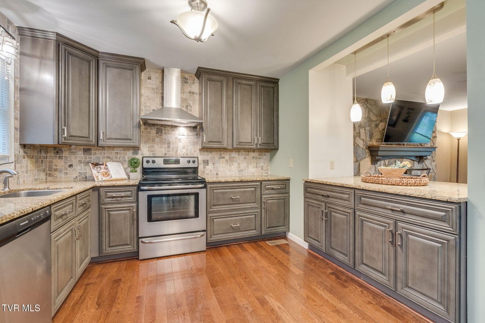 Photo #12: 168 Regency Drive