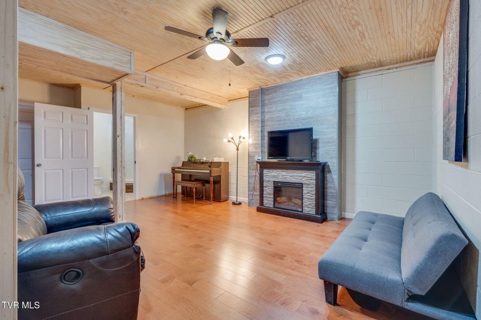 Photo #24: 168 Regency Drive