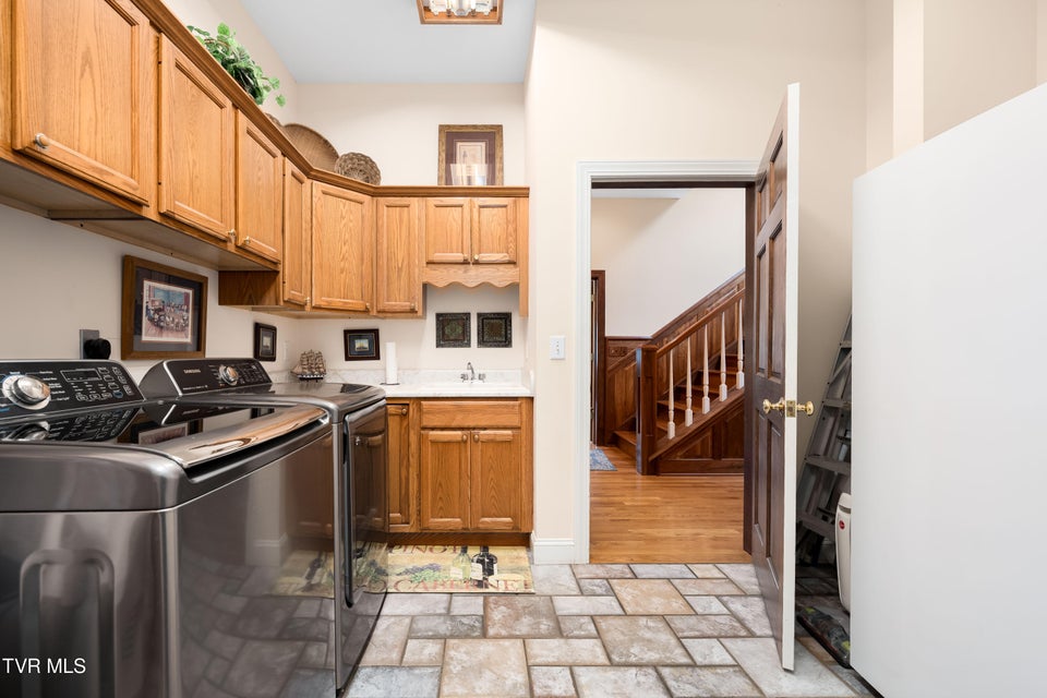 Photo #38: 105 Black Thorn Drive
