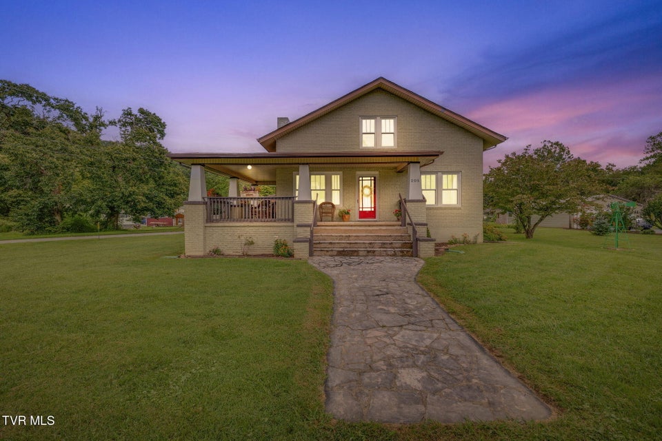 Photo #3: 205 Willow Street