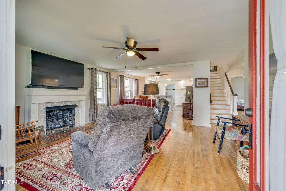 Photo #7: 205 Willow Street