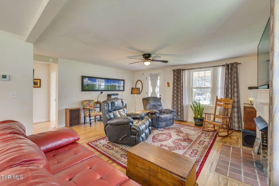 Photo #9: 205 Willow Street