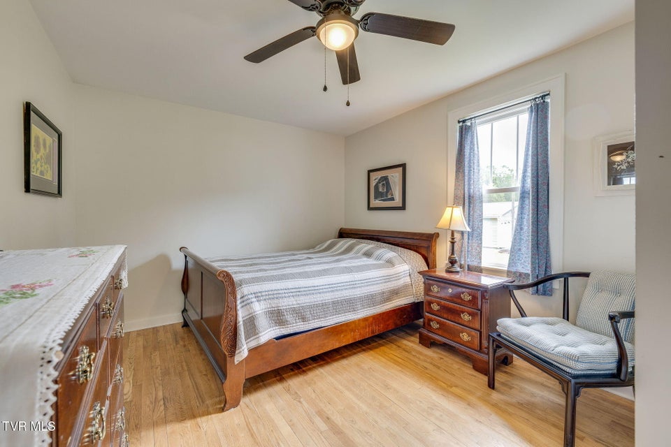 Photo #18: 205 Willow Street