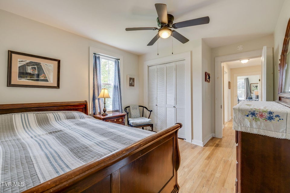 Photo #19: 205 Willow Street